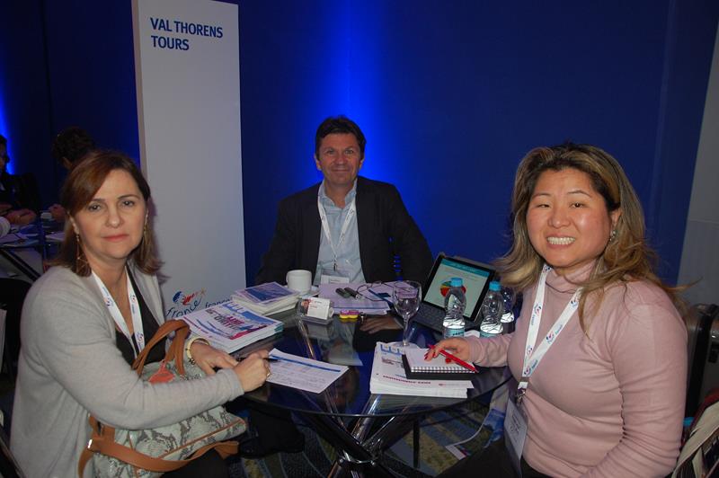 Dora Annielli, da Enjoy Brazil, Eric Bonnel, de Val Thorens Tour, e Renata Shiga, da Quickly Travel