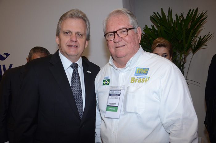 Edmar Bull, da Abav Nacional, com Roy Taylor, do M&E Edmar Bull, da Abav Nacional, com Roy Taylor, do M&E