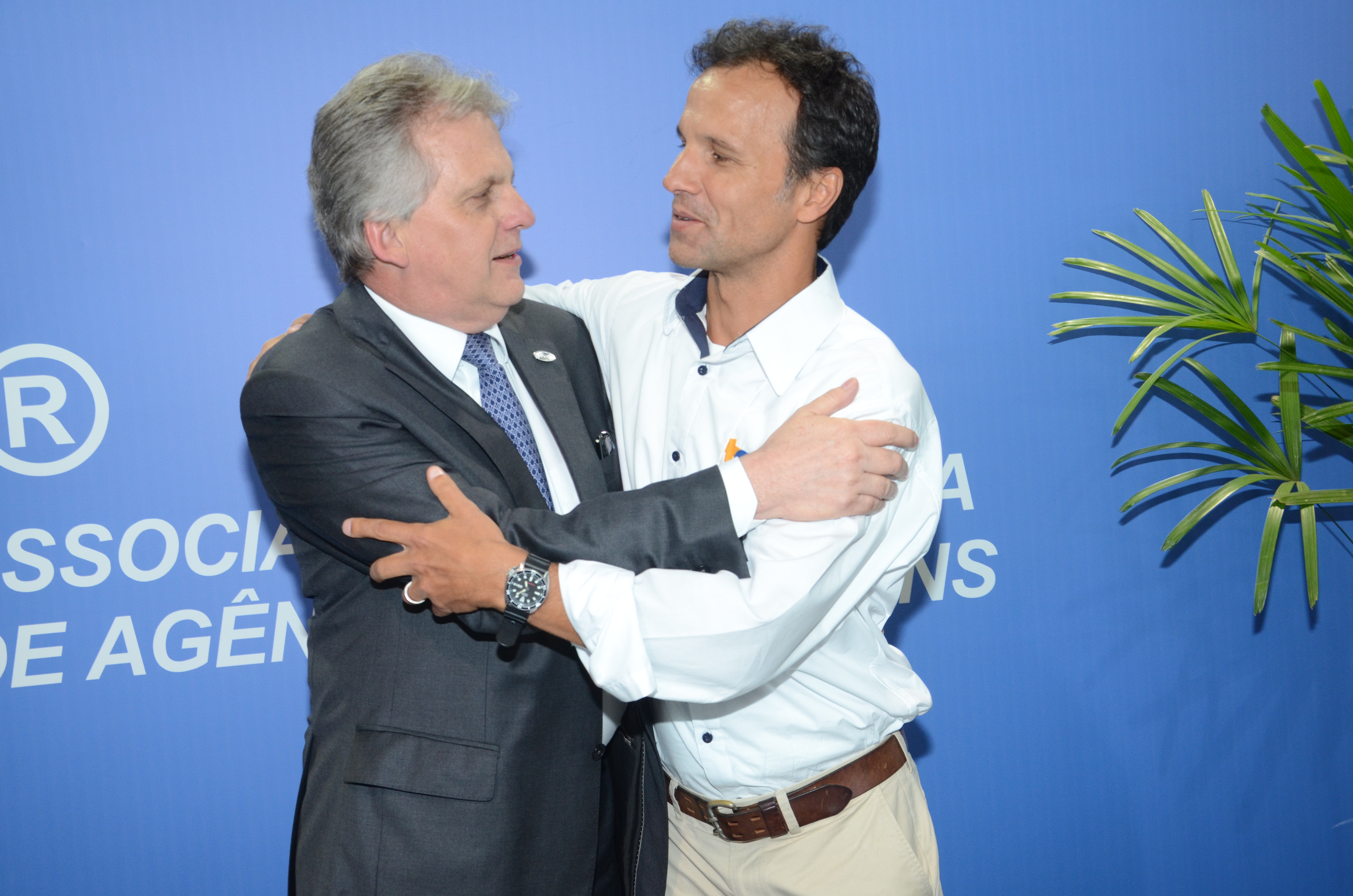 Edmar Bull, da Abav Nacional, e Roberto Roman, da Travel Ace