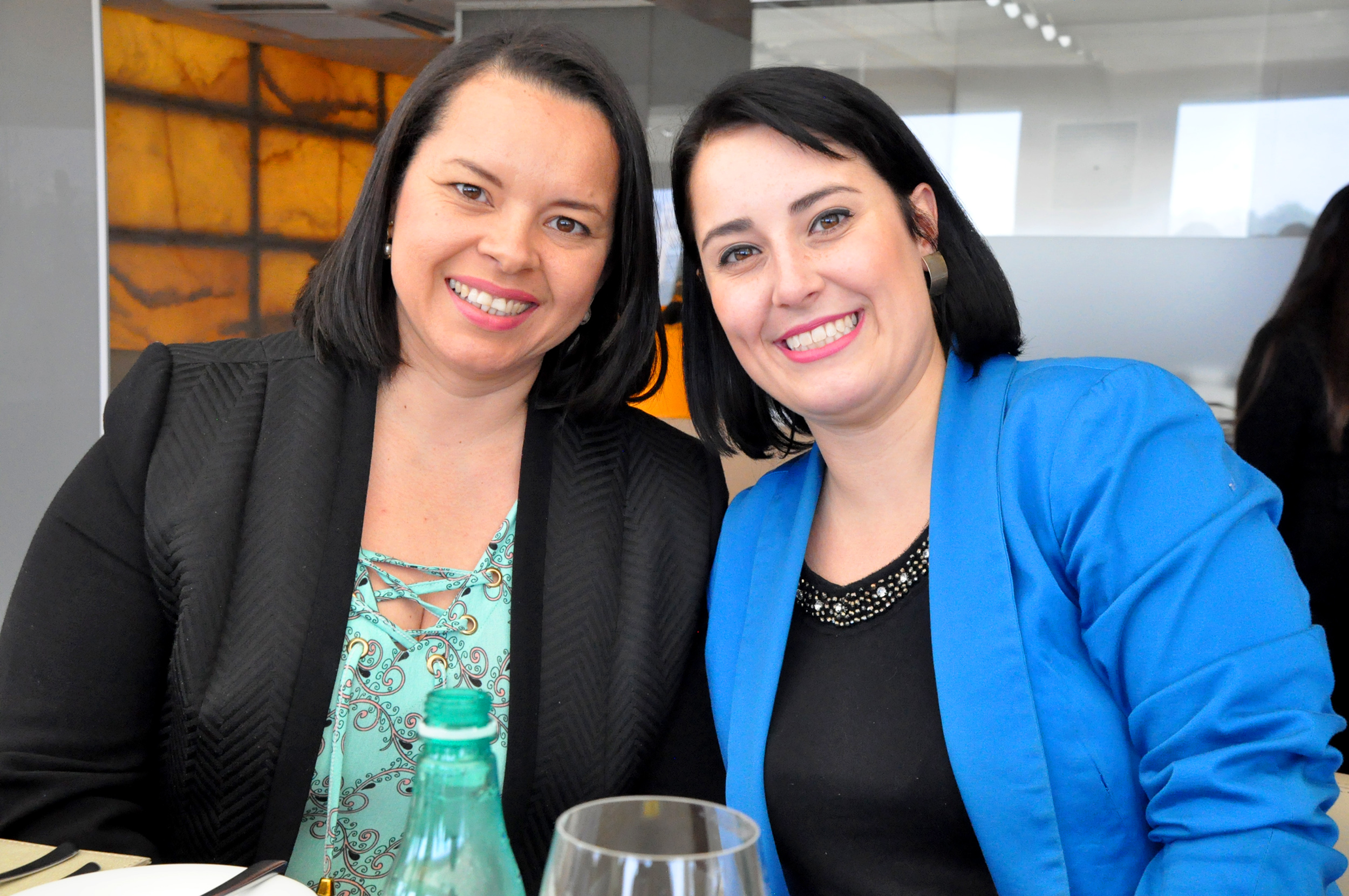 Elisângela Corsi, da New Age, e Verônica Barreto, da e-htl