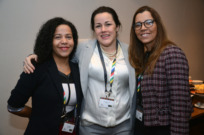 Flavia Máximo, da Queensberry, com Maristela Gomes e Renata Trindade, da Cinqtours