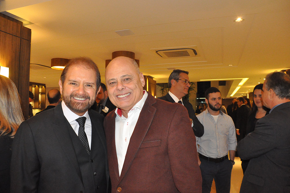 Guilherne Paulus com Mario Gaspari, franqueado da CVC RS Guilherne Paulus com Mario Gaspari, franqueado da CVC RS
