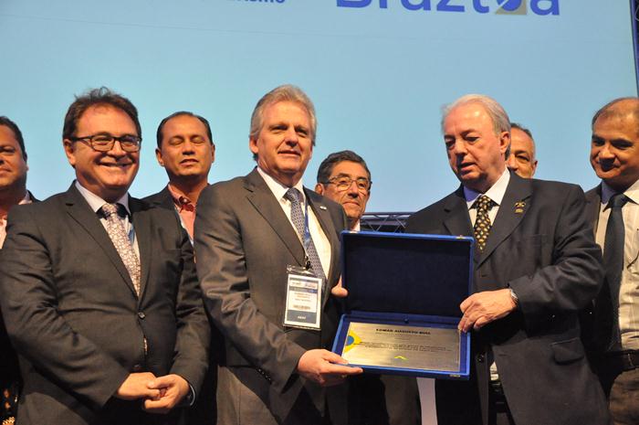 Homenagem a Edmar Bull por parte do Fornatur