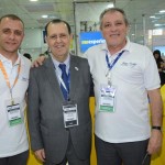 Isaías Pereira e João Araújo, da Cruzeiros Australis, com Antonio Azevedo, vp da ICCABAV