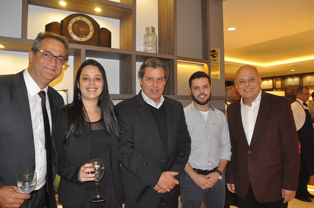 José Eduardo Falco com Graziele e Bruno Gasparini e Reinaldo Leite José Eduardo Falco com Graziele e Bruno Gasparini e Reinaldo Leite