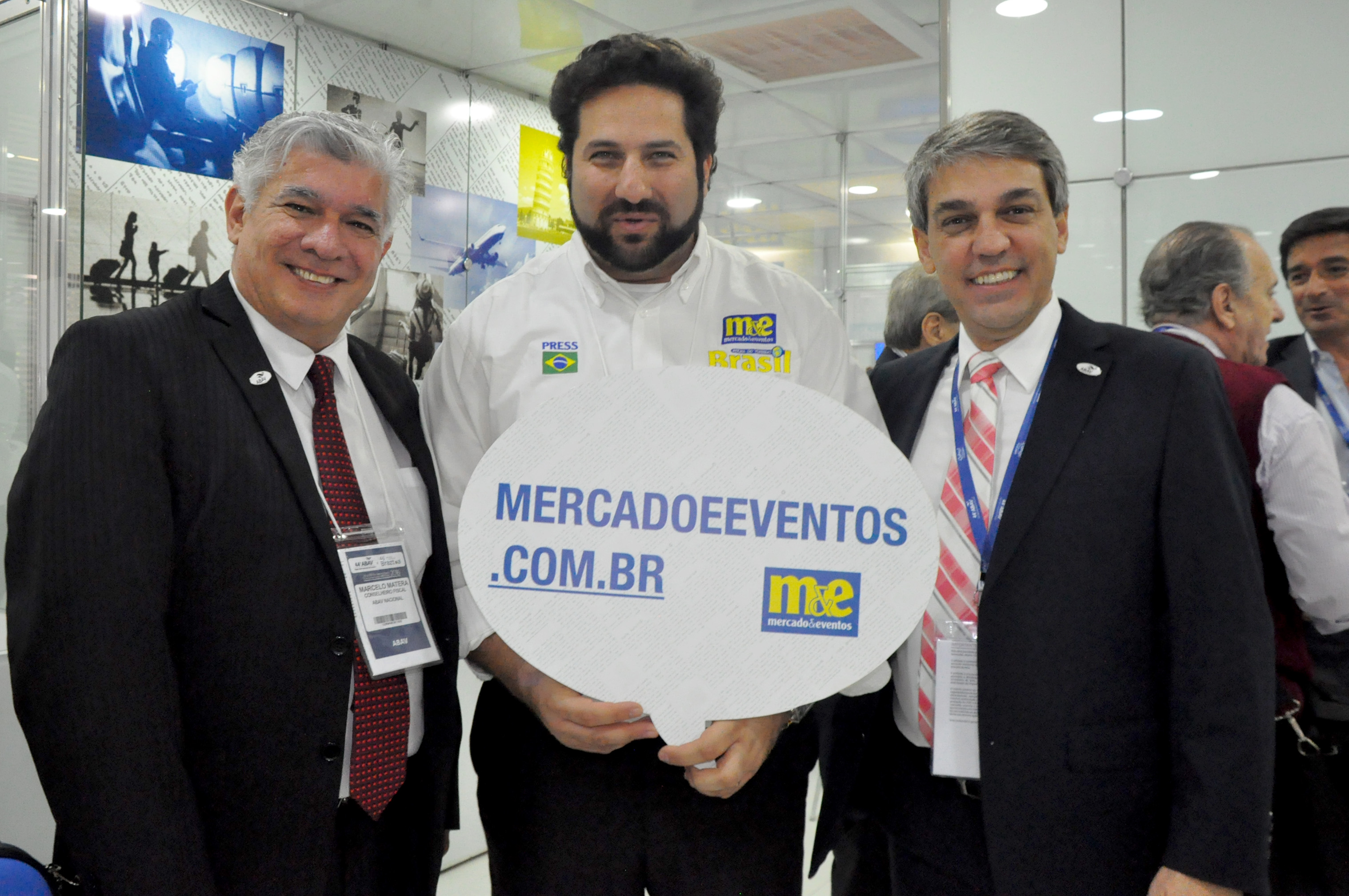 Marcelo Matera e Fernando Santos, da Aviesp, com Vitor Bauab, do M&E Marcelo Matera e Fernando Santos, da Aviesp, com Vitor Bauab, do M&E