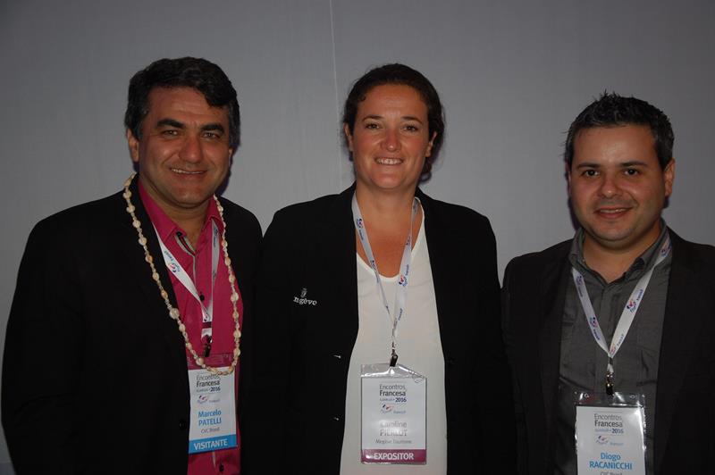 Marcelo Patelli e Diogo Racanicchi, da CVC, com Caroline Pierlot, do Turismo de Megève