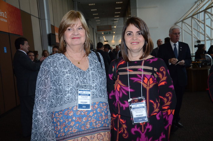 Megui Travi, da Abav RS, e Rita Vasconcelos, da Abav