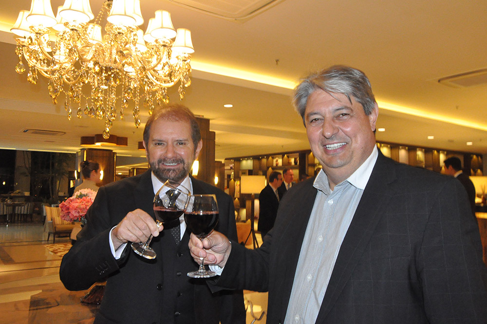 Nestor Tissot, prefeito de Gramado e Guilherme Paulus Nestor Tissot, prefeito de Gramado e Guilherme Paulus