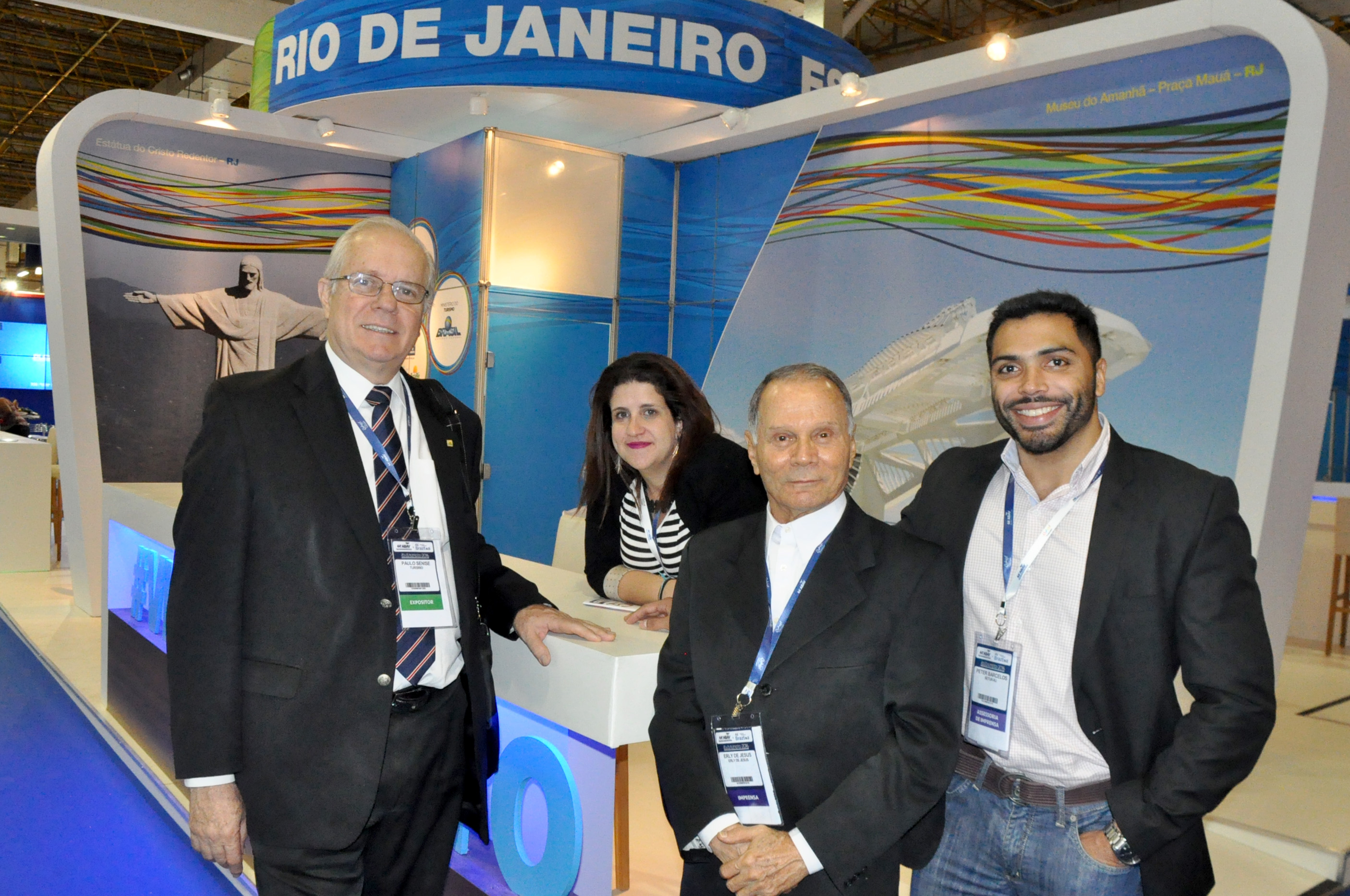 Paulo Senise e Flavia Vigoder, da Turisrio, com Erly de Jesus e Peter Barcelos, da Setur-RJ Paulo Senise e Flavia Vigoder, da Turisrio, com Erly de Jesus e Peter Barcelos, da Setur-RJ