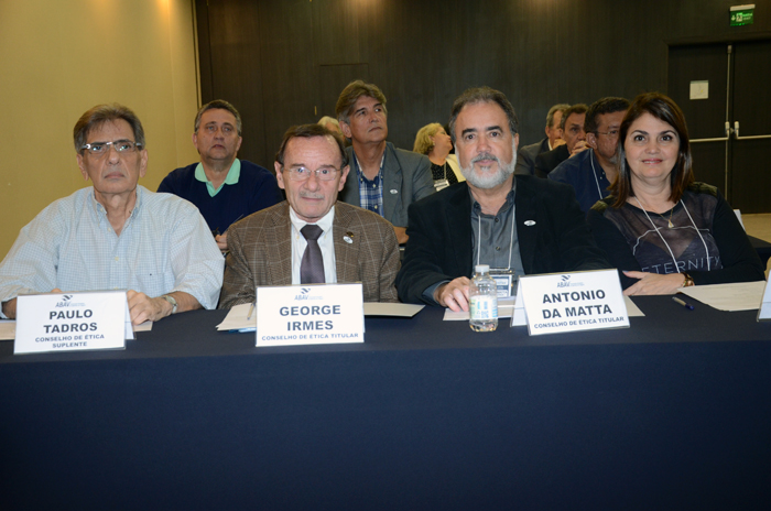 Paulo Tadros, conselho de etica suplente, George Irmes, conselho de etica titular, Antonio da Matta, conselho de etica titular, e Rita Vasconcelos, Abav RS