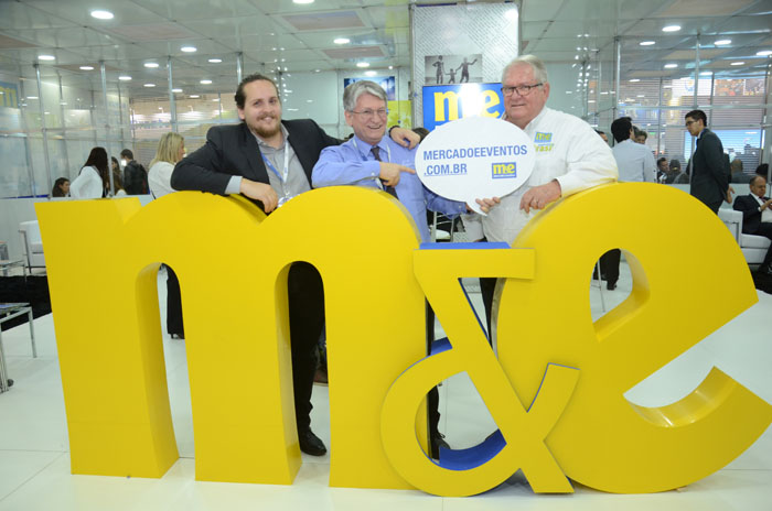 Roy Taylor com Marcelo e Miguel Andrade, da Transmundi