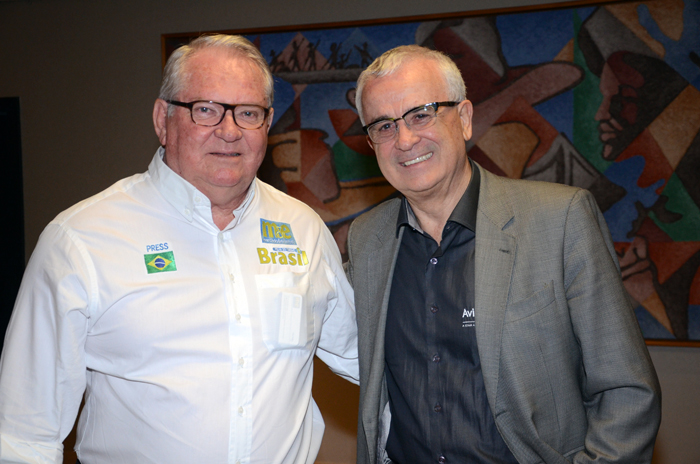 Roy Taylor, do M&E, e Tarcísio Gargioni, da Avianca
