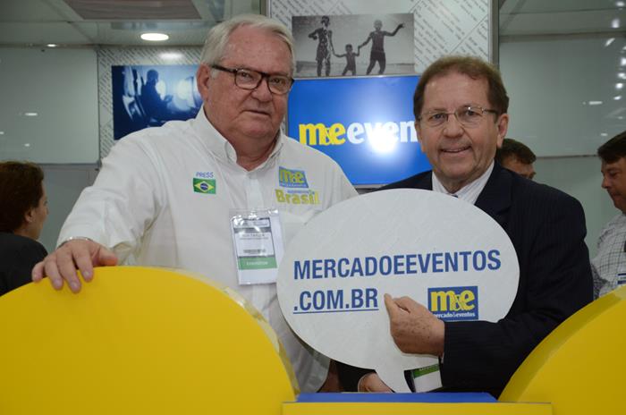 Roy Taylor, do M&E, e Valdir Walendowsky, presidente da Santur