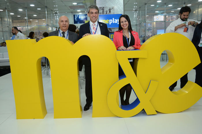 Sebastião Pereira, Fernando Santos e Juliana Assumpção, da Aviesp