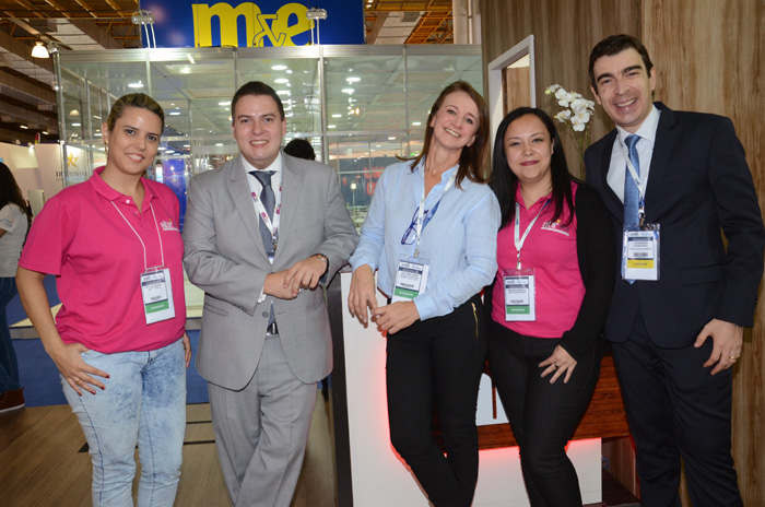 Tatiane Moreno, da Abr, GAbriel Kohn, do Sofitel Guaruja, Doli Miglorini, do Costão do Santinho, Renata Santos, da Abr, e Leonardo Stangueti, do Tivoli Hotels