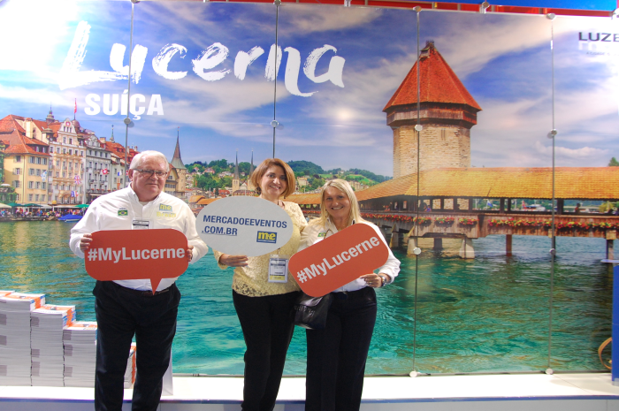Vanda Catao, doTurismo de Lucerna, entre Roy Taylor e Rosa Masgrau, ambos do M&E Vanda Catao, doTurismo de Lucerna, entre Roy Taylor e Rosa Masgrau, ambos do M&E
