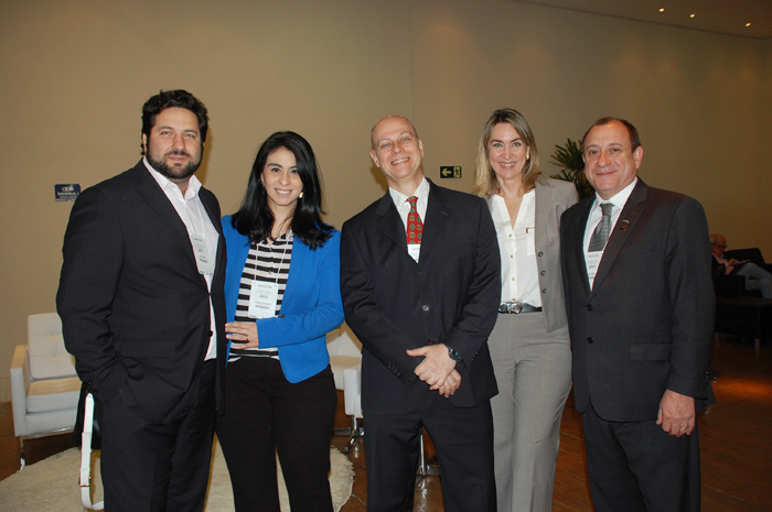 Vitor Bauab e Luciana Fernandes, do M&E, Lawrence Reinisch, da WTM, Luciane Leite, da Reed Exhibitions e Toni Sando, CVBSP