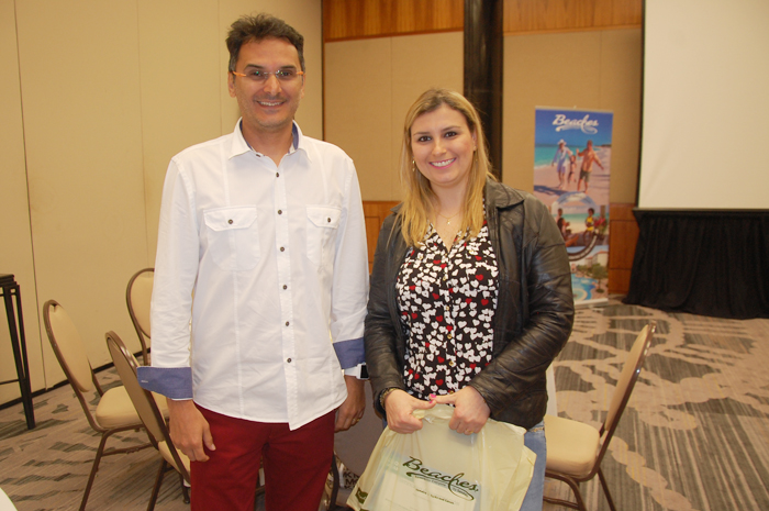 Agostinho Netto, da CTT Operadora, e Lilian Gramari, da Moana Viagens