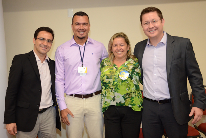 Ana Paula Santos, da A Baeté Turismo, com Rogerio Mendes, André moura e Anselmo Breves, da CVC Ana Paula Santos, da A Baeté Turismo, com Rogerio Mendes, André moura e Anselmo Breves, da CVC