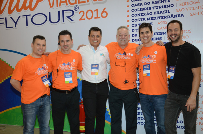 Carlos Barbosa, do Turismo de Aruba, com diretores da Flytour