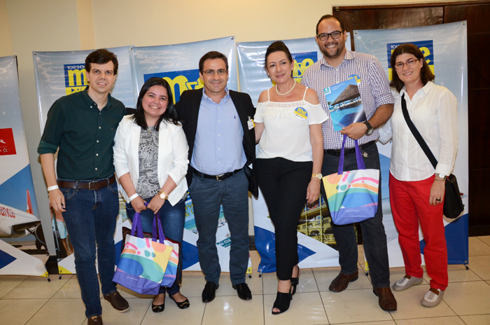 Eduardo Tiburtius, do Village, Rogerio Mendes e Marcelle Ferreira, da CVC, Regina Biondi, do Enotel, com agentes de viagens Eduardo Tiburtius, do Village, Rogerio Mendes e Marcelle Ferreira, da CVC, Regina Biondi, do Enotel, com agentes de viagens