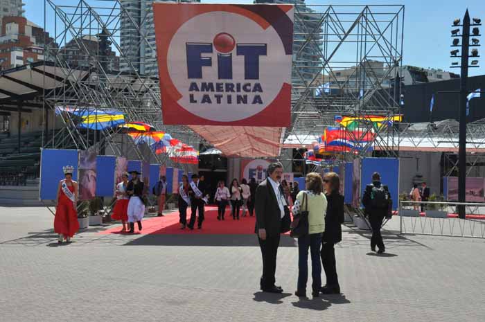 Entrada do Centro de Conveções La Rural, onde acontece a FIT 2016