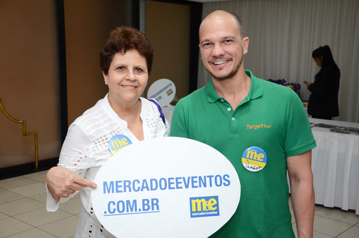 Iracy Aragão, da Vacances Viagens, e Pablo Mulatinho, da Target Tour Iracy Aragão, da Vacances Viagens, e Pablo Mulatinho, da Target Tour