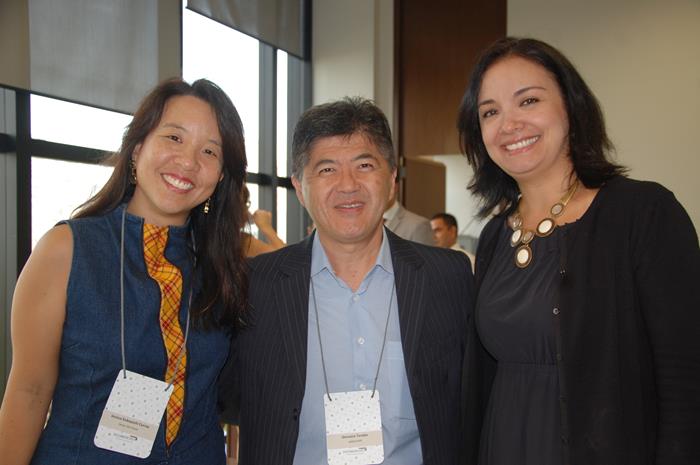 Jéssica Kobayashi, do Senac, Gervásio Tanabe, da Abracorp, e Carolina Negri, do Cevec Jéssica Kobayashi, do Senac, Gervásio Tanabe, da Abracorp, e Carolina Negri, do Cevec