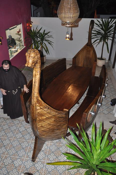 Mesa imita Drakkar Mesa imita Drakkar