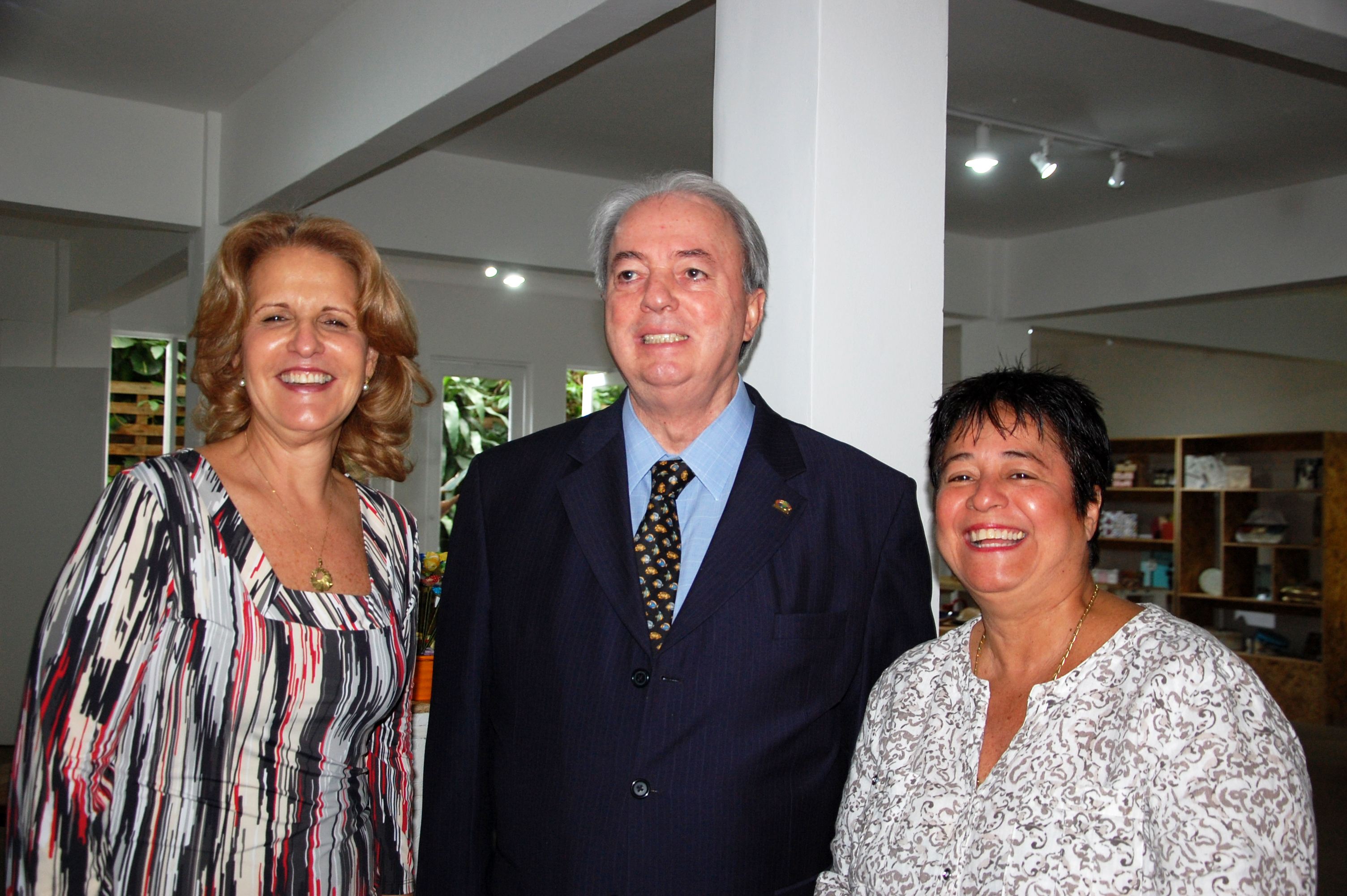 Nea Mariozz e Nilo Sérgio Felix, da Setur com Cristina Fritsch, Abav-RJ Nea Mariozz e Nilo Sérgio Felix, da Setur com Cristina Fritsch, Abav-RJ