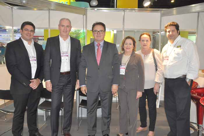 Rodrigo Lins, John Davies, Vinicius Lummertz, Elizenia Becker, Anita Pires e Vitor Bauab