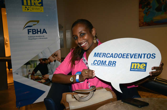 Thais Souza, da Giro 180 Viagens & Turismo Thais Souza, da Giro 180 Viagens & Turismo