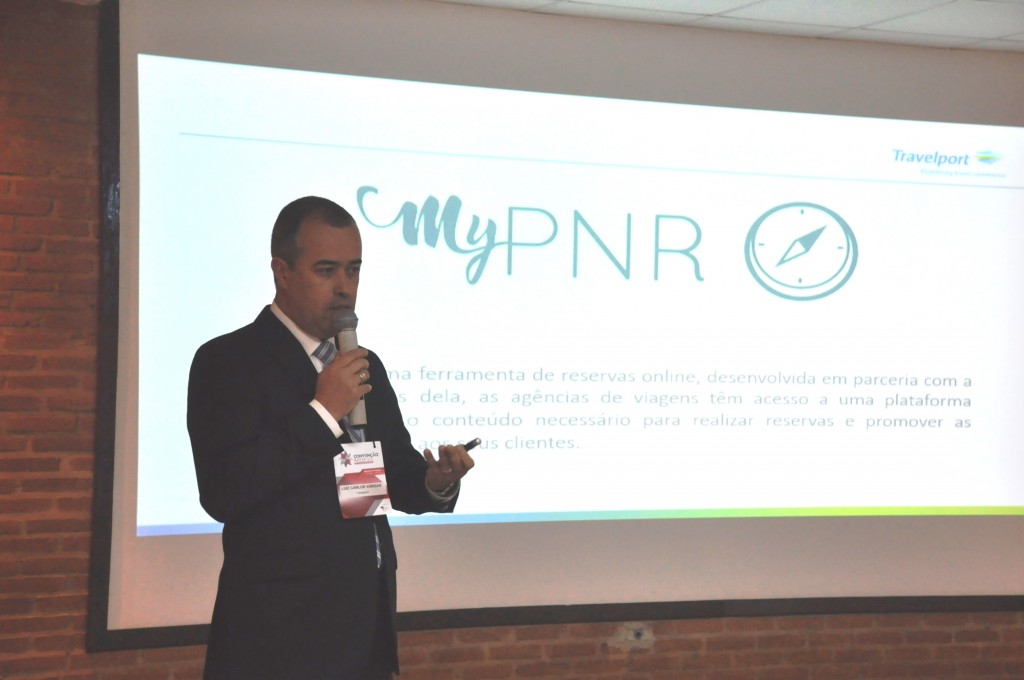 Luis Vargas,da Travelport, apresenta o MyPNR aos agentes 