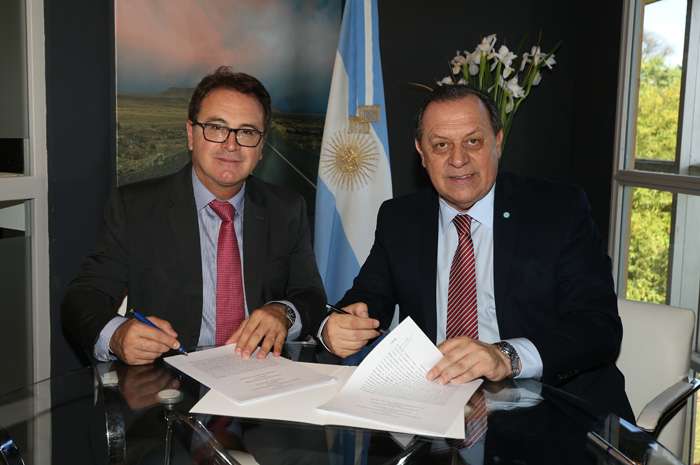 Vinicius Lummertz, da Embratur e Gustavo Santos, Ministro de Turismo da Argentina