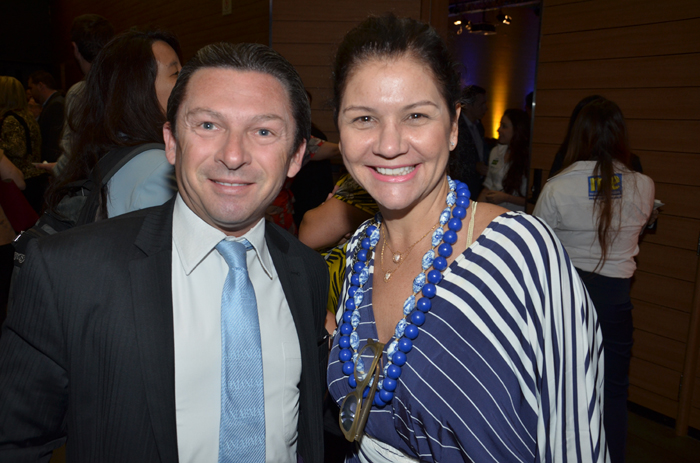 Adriano Aguiar, da Hertz, com Danielle Roman, da Interamerican