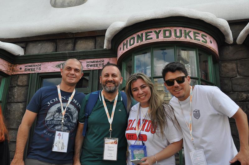 Alexandre Antonialli, da Visual, Carlos Pineda, da Flytour, Andreia Mstiusso, da Anjos Viagens, e José Neto, da MMT Gapnet