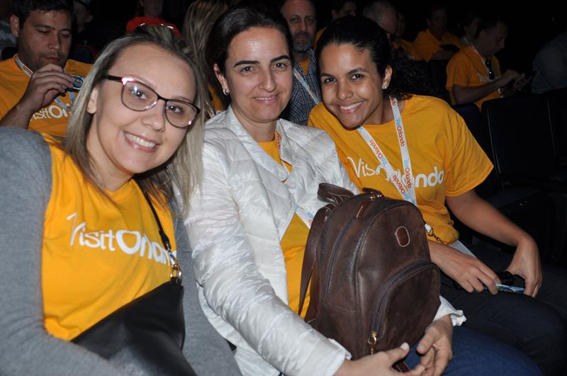 Aline Portela, da CVC, Renata Moreira, da N Destinos & Intercâmbios, e Camila da Silva, da Trade Tours, no Blue Man Group Aline Portela, da CVC, Renata Moreira, da N Destinos & Intercâmbios, e Camila da Silva, da Trade Tours, no Blue Man Group