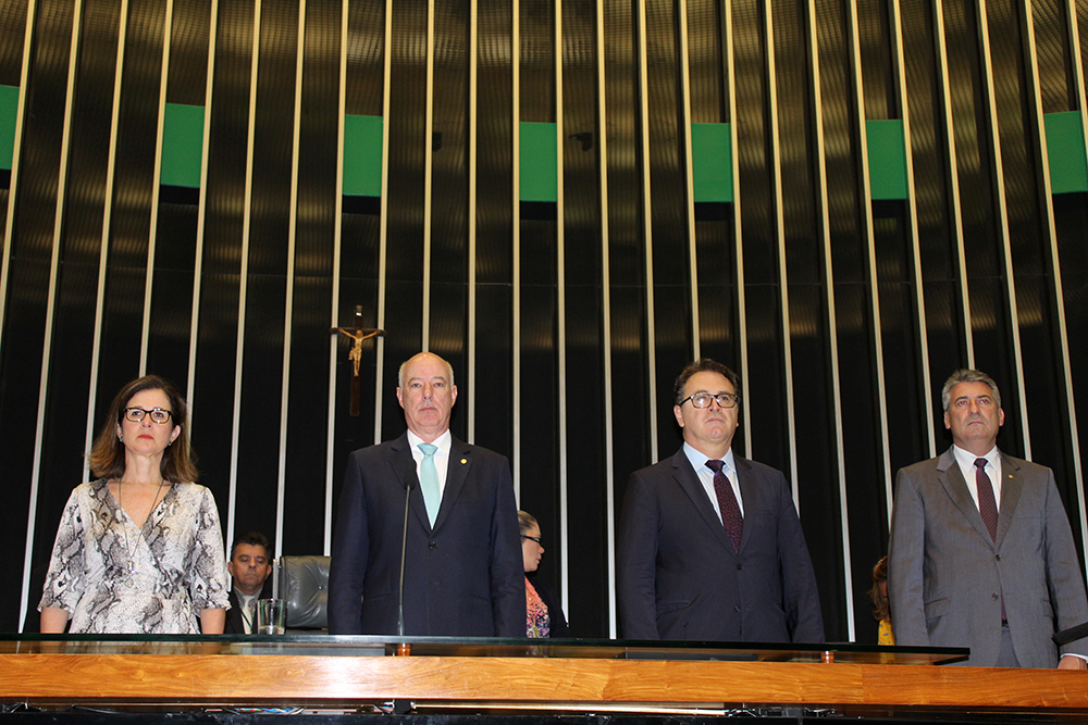 Autoridades com o presidente da Embratur
