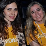 Bruna Montolar, da Latam, e Andreia Matiusso, da Anjos Viagens, no Blue Man Group
