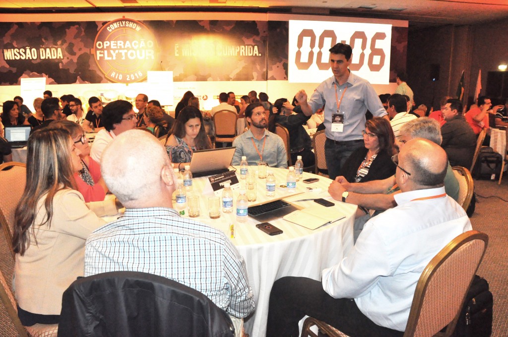 Christiano Oliveira, presidente do Grupo Flytour, conversa com os franqueados durante a Oficina de Boas Práticas