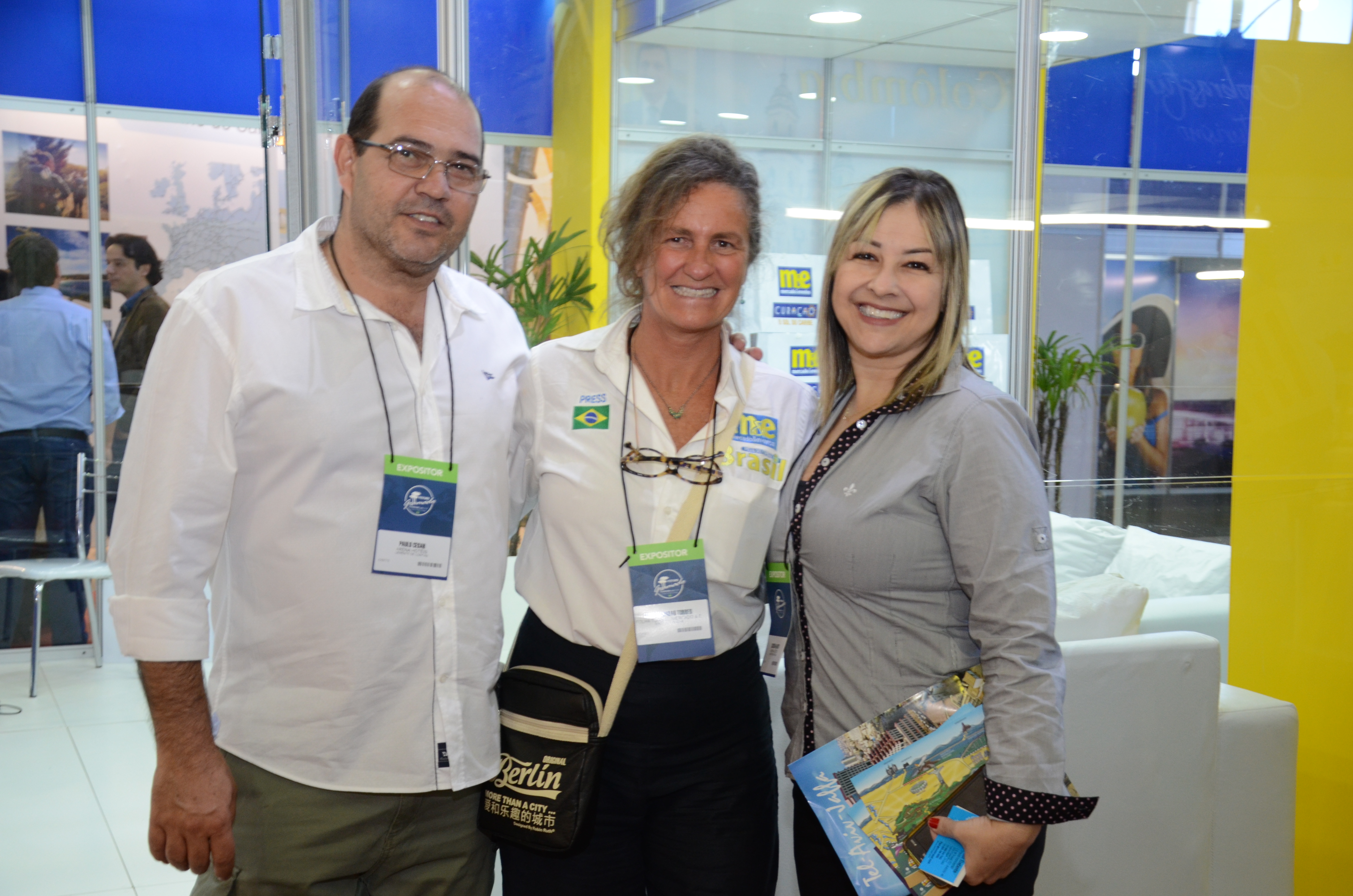 Cristina Mattos, do Arena Hotel, Mari Masgrau, do M&E, e Ricardo Costa, do Elegance Hotel