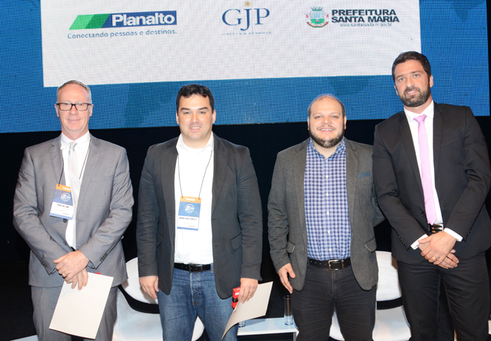 Edson Luís, da BCS, Adriano Nagao, da CWT, Augusto Rocha, da PMweb, e João Augusto Machado, da Abav-RS
