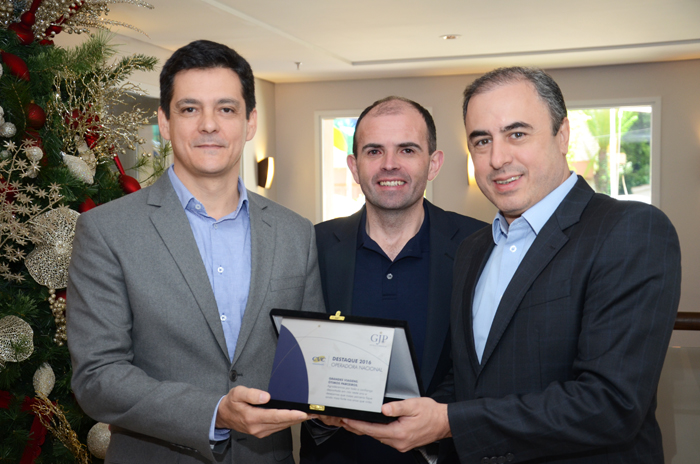 Fernando Del Cistia, Eduy de Azevedo, da CVC, com Emerson Cordova, da GJP