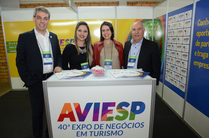 Fernando Santos, Kelly Castange, Juliana Assumpção, e Sebastião Pereira, da Aviesp