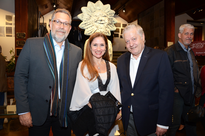 Francisco Guarisa, Maria João, e Mario Carvalho, da TAP