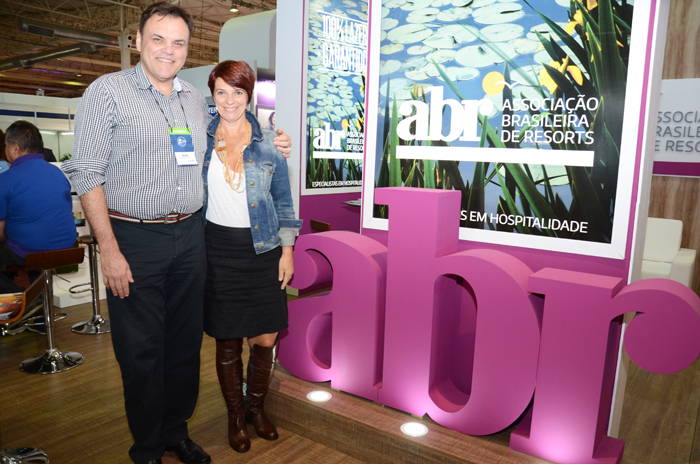 João Bueno, da ABR, com Viviane Amadei, do Best Western