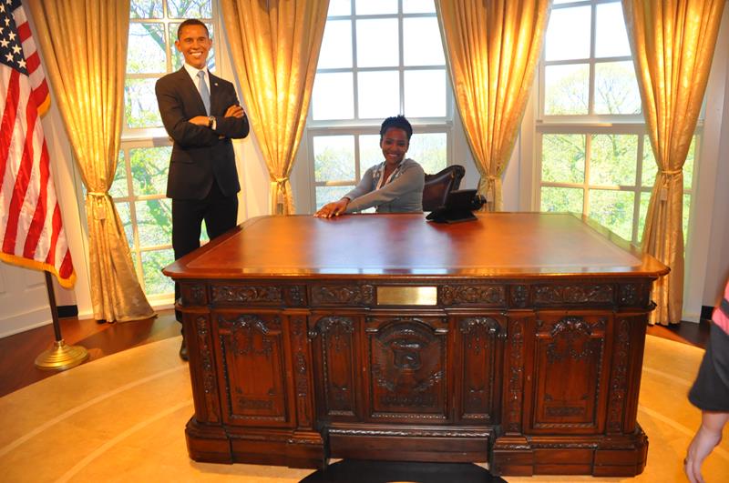 Jéssica Santos, da CVC, ou melhor, Michele Obama com o presidente dos EUA Jéssica Santos, da CVC, ou melhor, Michele Obama com o presidente dos EUA
