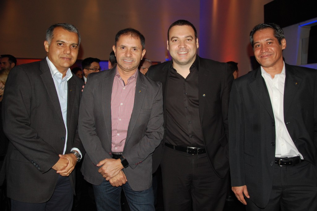 Kleuton Silva, Marcos Gonçalves, Alex Machado e Ronaldo Barbosa, do grupo Nobile