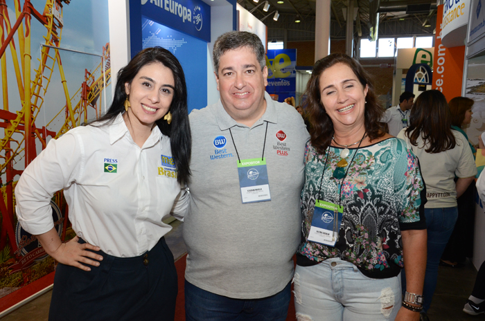 Luciana Fernandes, do M&E, Otaviano Maroja, de Porto de Galinhas, e Valéria Gordilho, de Porto de Galinhas